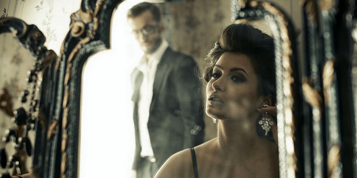 Пара обсуждает совместимость